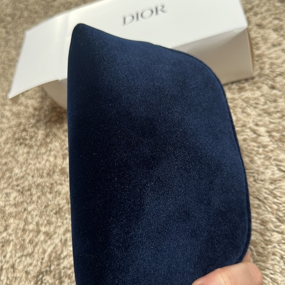 BRAND NEW DIOR BEAUTY POUCH 💙 - Picture 5 of 5
